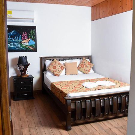 Casa Hostal Villa Del Rio エル・ザイノ エクステリア 写真
